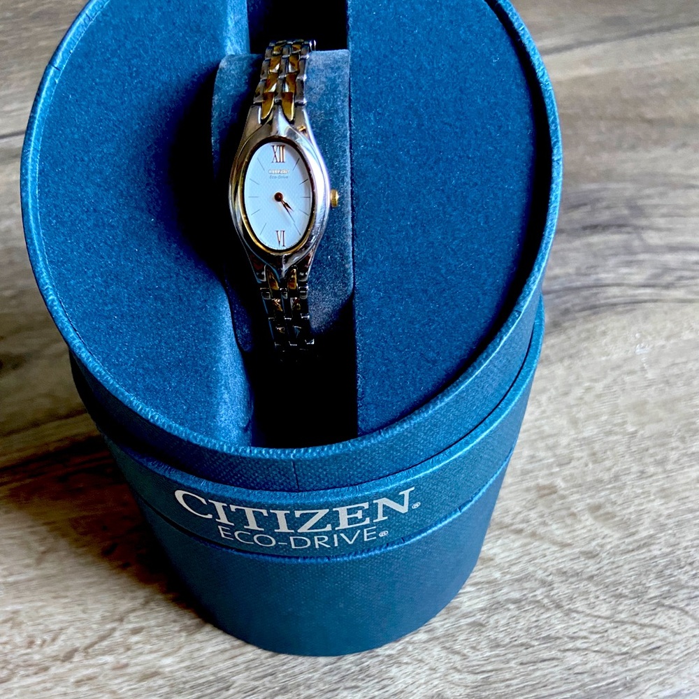 Vintage CITIZEN ECO- DRIVE Watch .